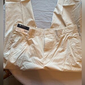Daniel Cremieux Cream Chinos for Men, size 38 x 32
New with tags, classic fit